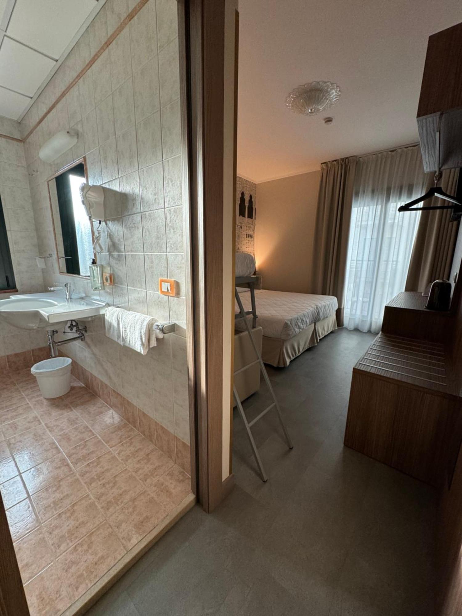 Hotel Marco Polo ลิโดดิเยโซโล ภายนอก รูปภาพ